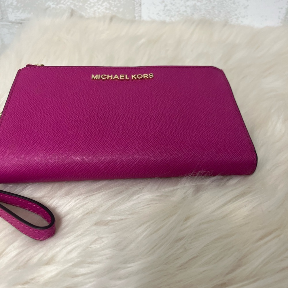 Michael Kors Adele Saffiano Leather Pink Phone Case Wallet Wristlet - Picture 4 of 7